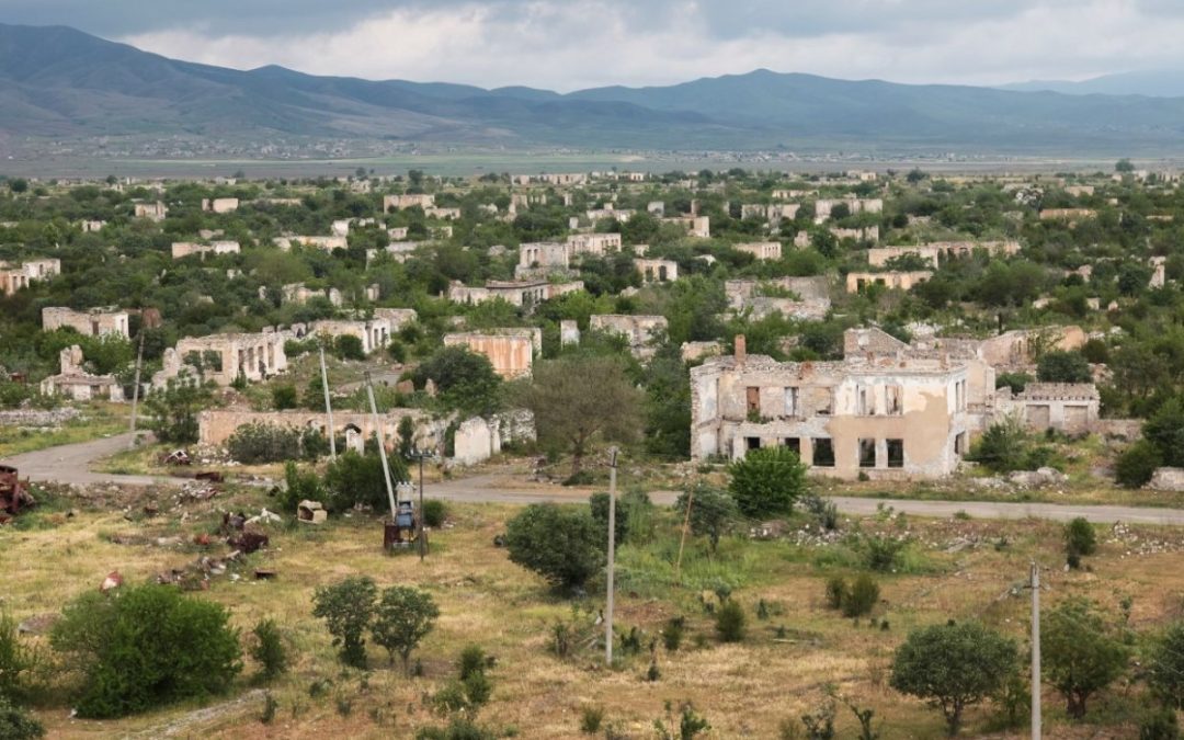 Армения обвиняет Азербайджан в открытии огня в приграничном районе, сообщается о жертвах