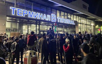 Россия закрывает аэропорт Дагестана, захваченного накануне протестующими