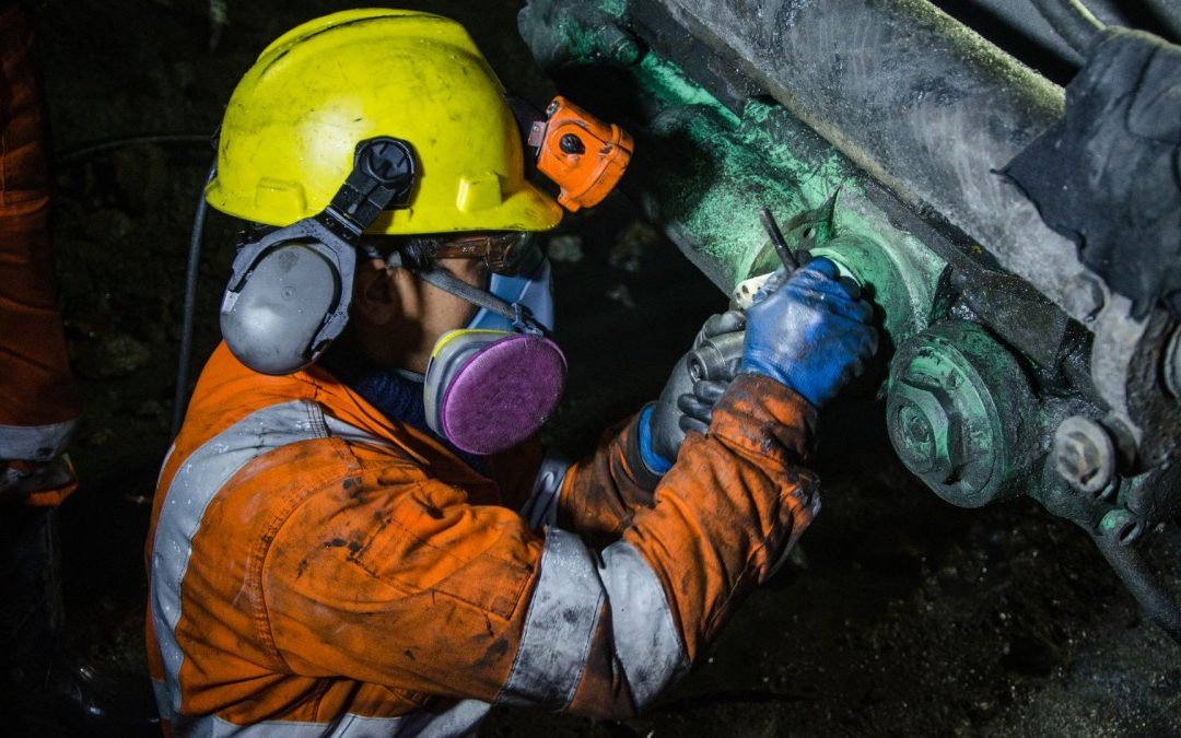Пока шахтеры ушли на фронт, впервые под землей начали работать украинки